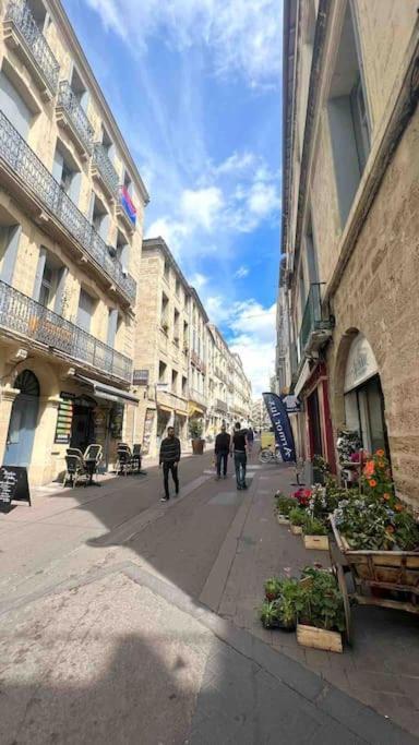 Le Sepulcre - Quartier Historique - 600m De La Place De La Comedie - Climatisation *