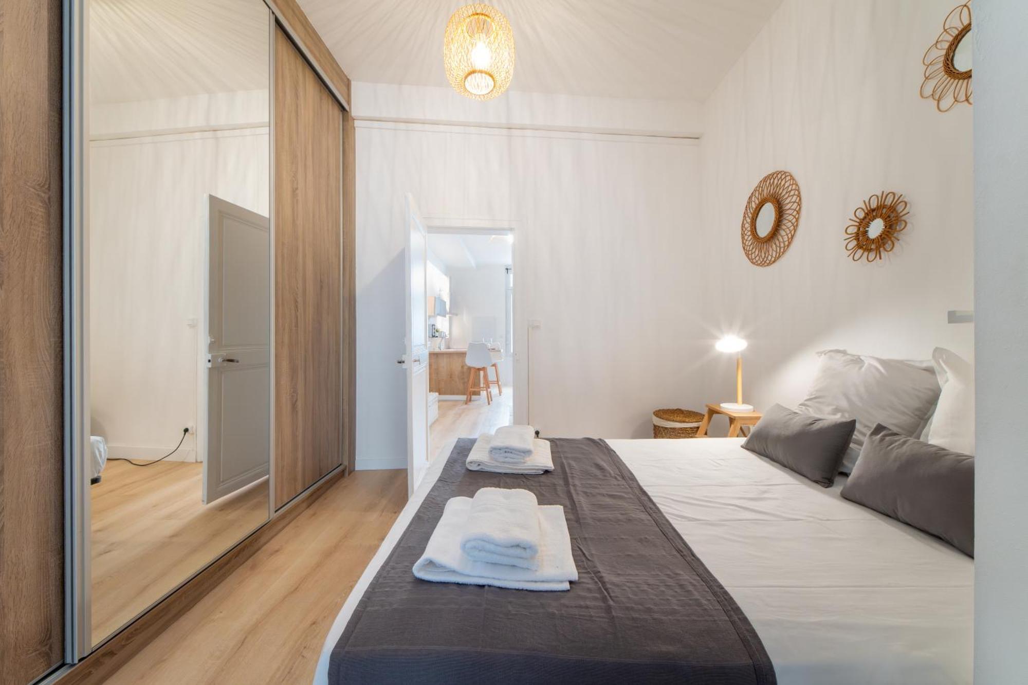 Appartamento Le Sepulcre - Quartier Historique - 600m De La Place De La Comedie - Climatisation *